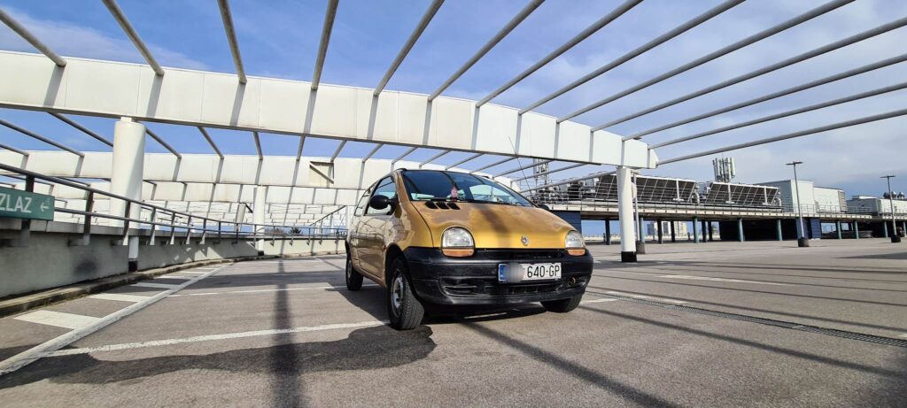 599€ - Renault Twingo 1.2i - reg 6/2023 - jako dobro stanje 41 Renault Twingo 1.2