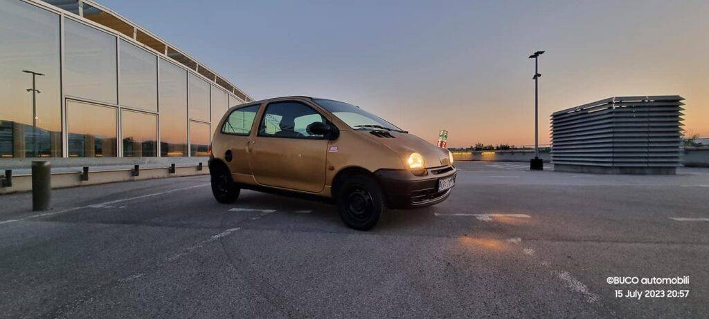 699€ - Renault Twingo 1.2i (1999.) - reg 3/2024 - jako dobro stanje 40 Renault Twingo 1.2i 1999. - BUCO automobili