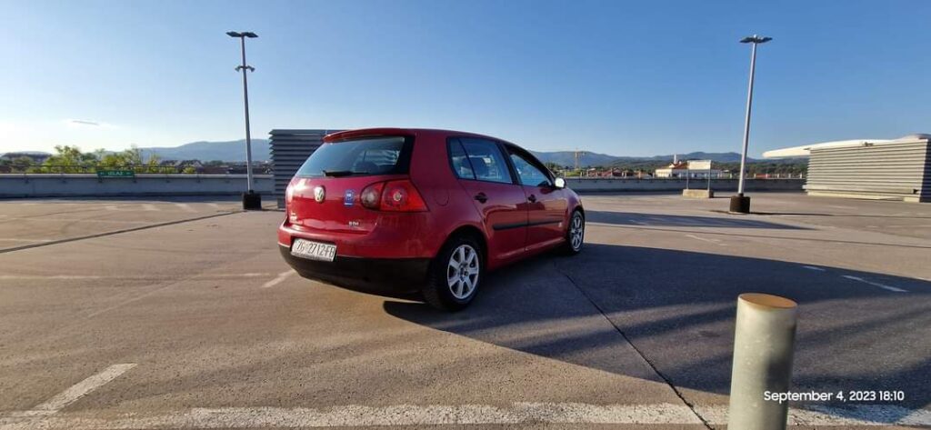 2500€ - VW Golf V 2.0 SDI (2005.) - reg 8/2024 - odlično stanje 23 FB IMG 1695207038868