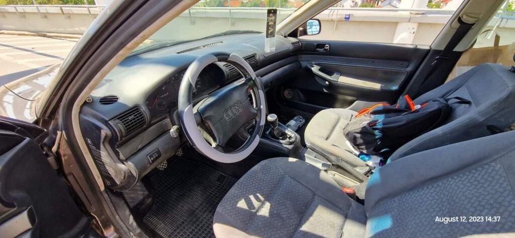 350€ - Audi A4 1.6i - reg 14.10.2023. - jako dobro stanje 28 FB IMG 1696885275082