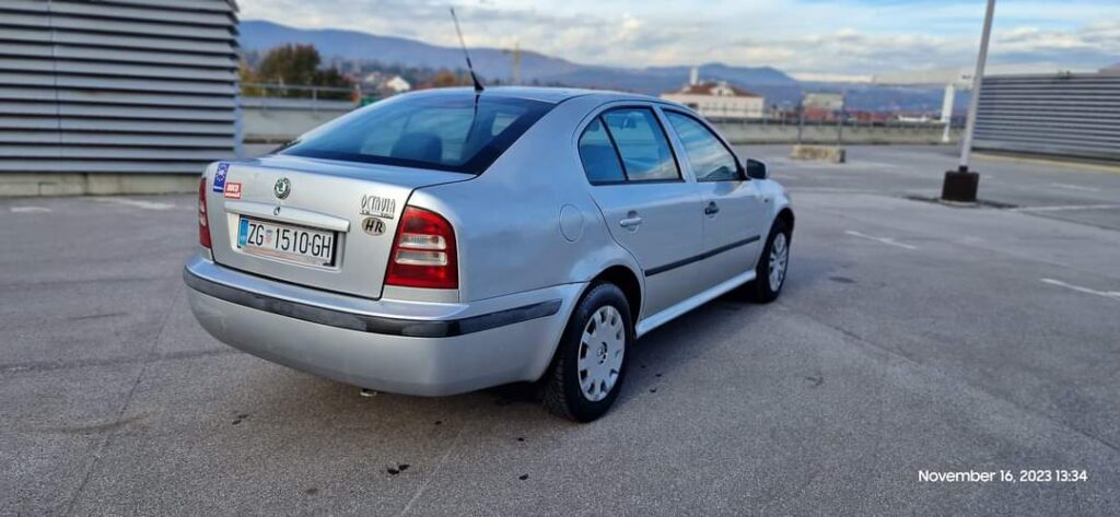 899€ - Škoda Octavia 1.9 TDI (2003.) - reg 6/2024 - jako dobro stanje 36 FB IMG 1700145578908
