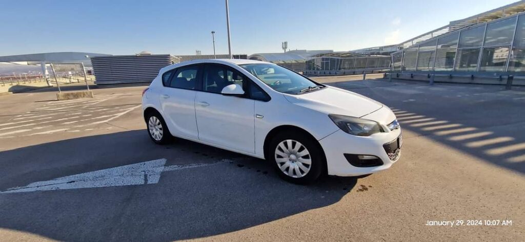 3500€ - Opel Astra J 1.4 + LPG (2014.g) - reg 5/2024 - odlično stanje 32 FB IMG 1706535153739