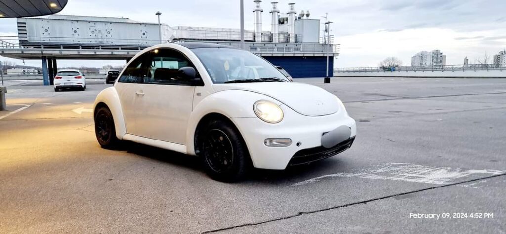 1400€ - VW Beattle "BUBA" 1.6i (2000.g) - reg 10/2024 - odlično stanje 37 FB IMG 1707508207427