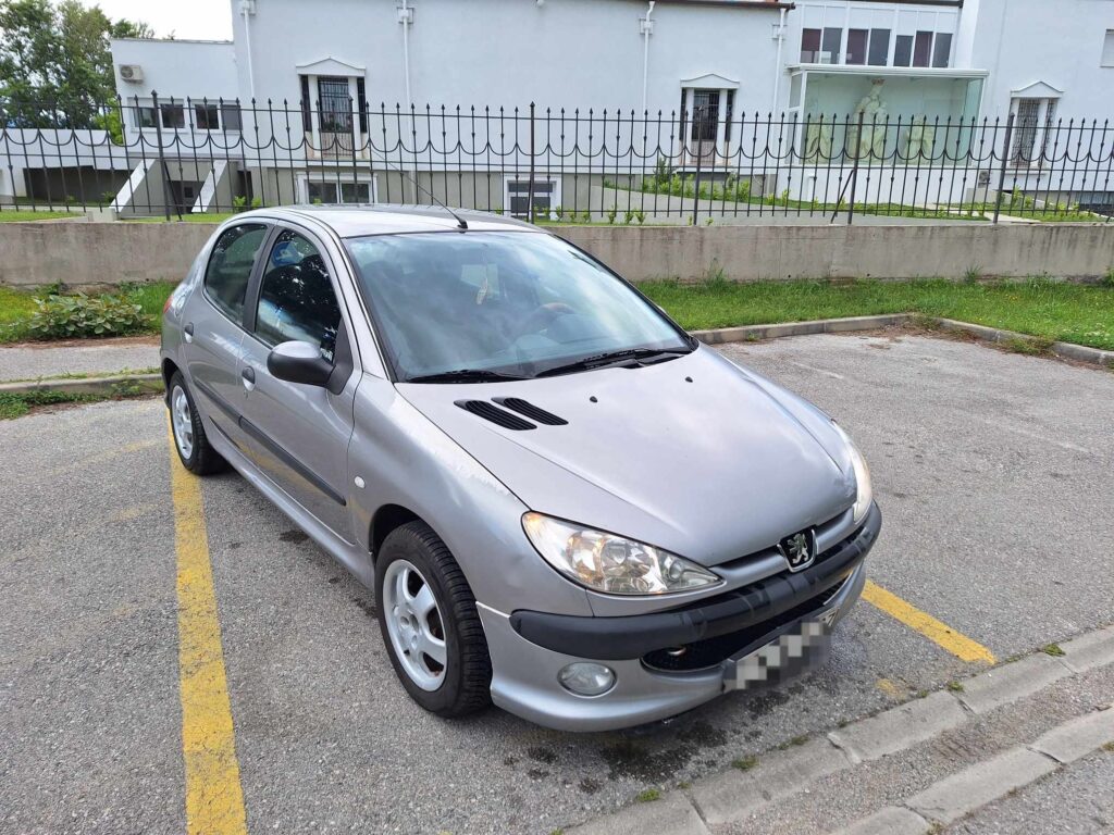 899 € - Peugeot 206 1.1i (2003.god) - registriran do 9/2024 - jako dobro stanje 35 443835985 775221594794624 6608746507885462671 n