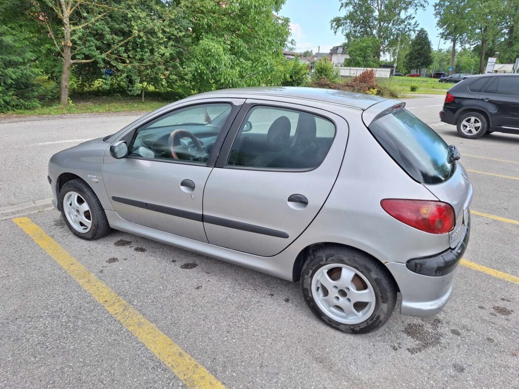 899 € - Peugeot 206 1.1i (2003.god) - registriran do 9/2024 - jako dobro stanje 52 445750712 775221374794646 4811303731778297933 n