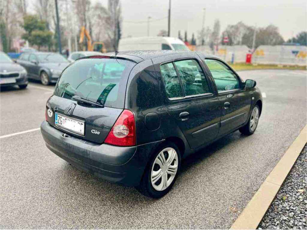 799 € - Renault Clio 1.5dCi (2004.) - reg 6/2025 - vrlo dobro stanje 31 IMG 0857