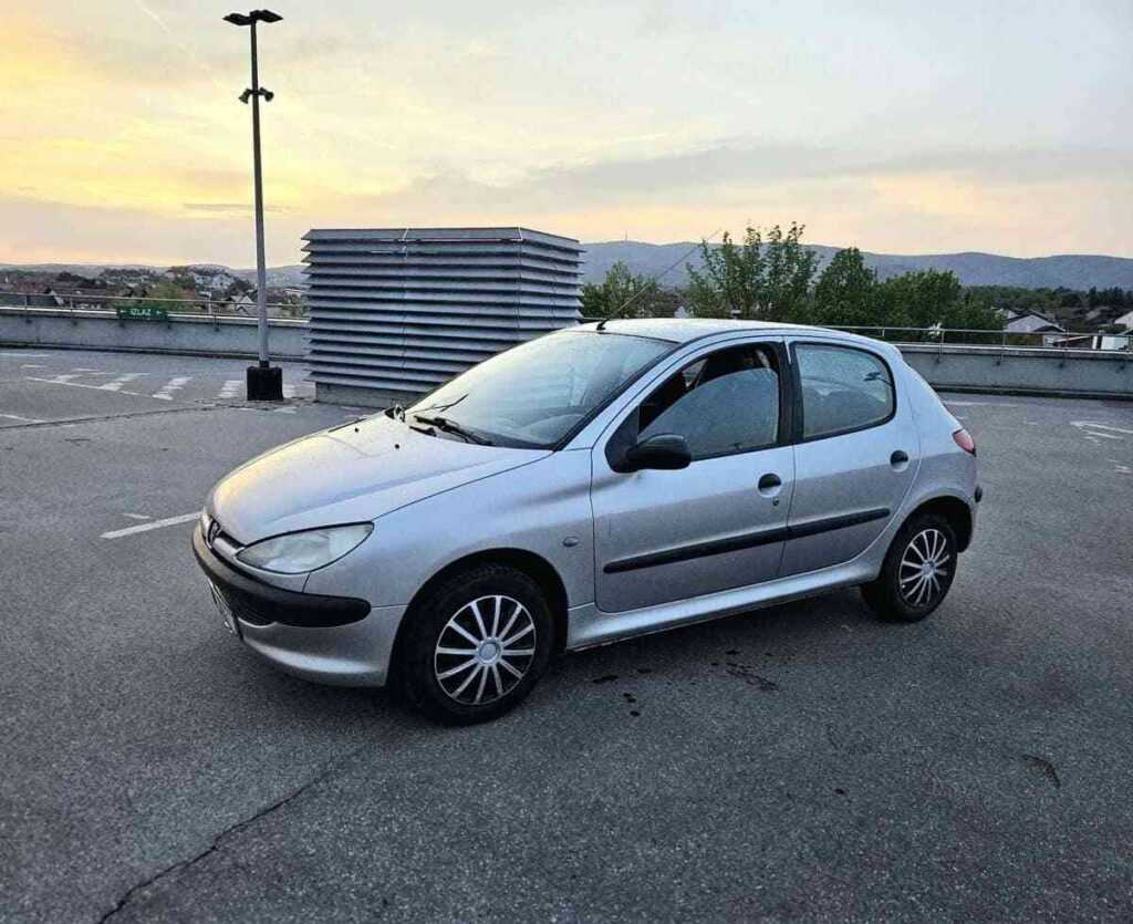 799 € - Peugeot 206. 1.1i (2004.god) - reg 12/2025 - jako dobro stanje 33 Highcompressed 148323837